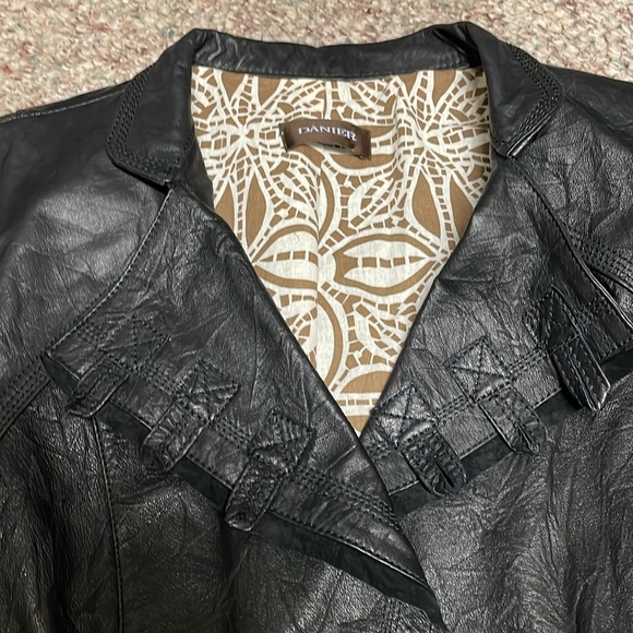 New Danier leather jacket - Picture 5 of 11